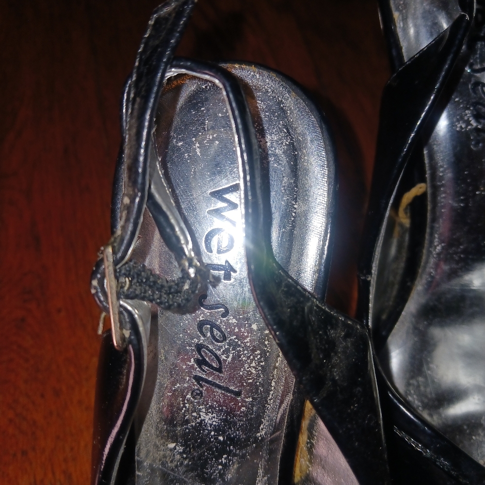 High Heals - Picture 4 of 4